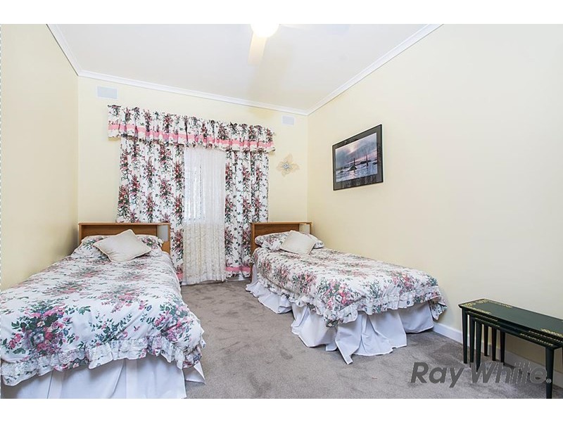 24 Daly Street, Clare SA 5453