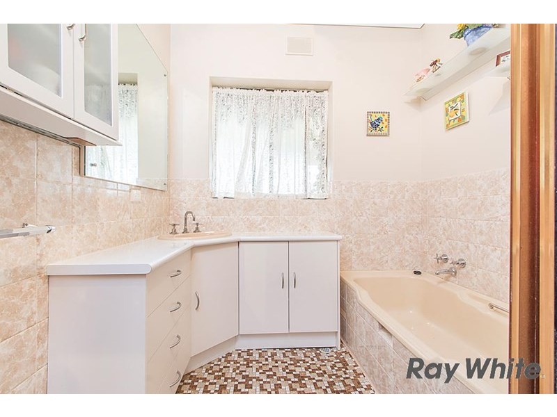 24 Daly Street, Clare SA 5453