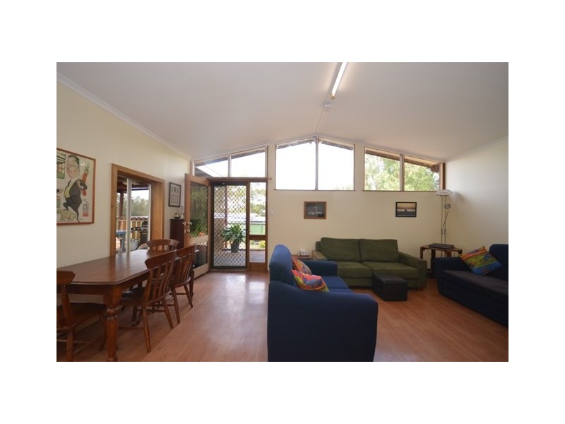 5 Commercial Road, Watervale SA 5452