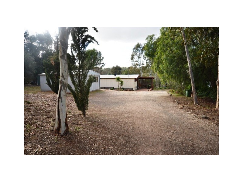 5 Commercial Road, Watervale SA 5452