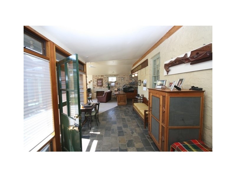 1 young Street, Burra SA 5417