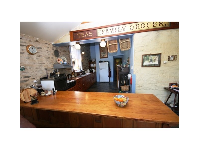 1 young Street, Burra SA 5417