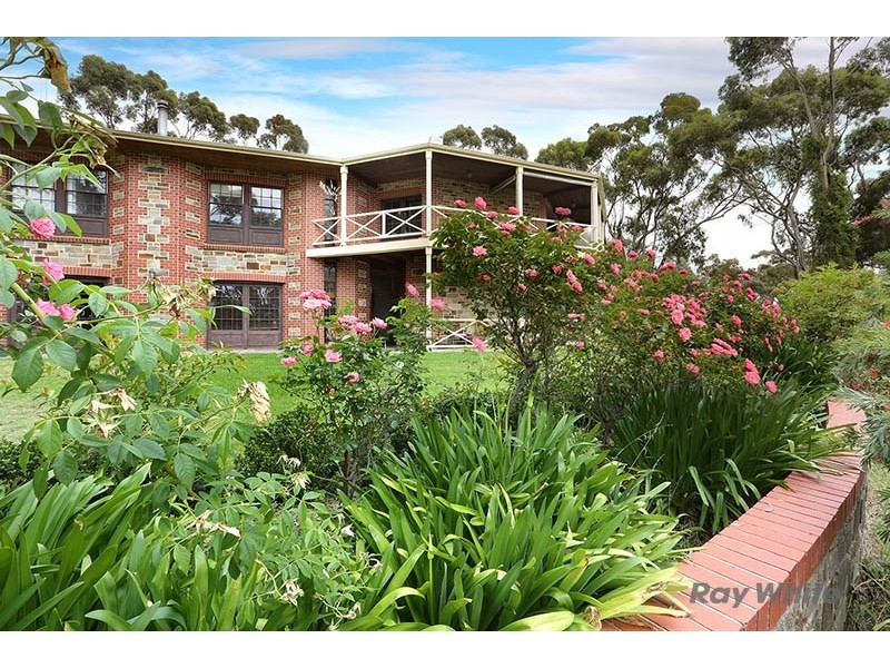 15 Vanga Avenue, Clare SA 5453