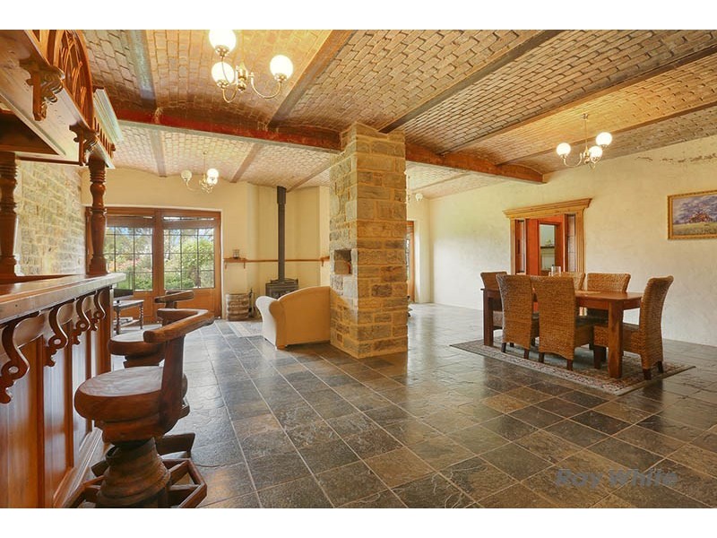 15 Vanga Avenue, Clare SA 5453