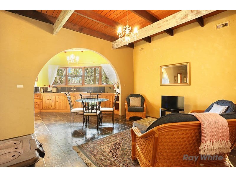 15 Vanga Avenue, Clare SA 5453