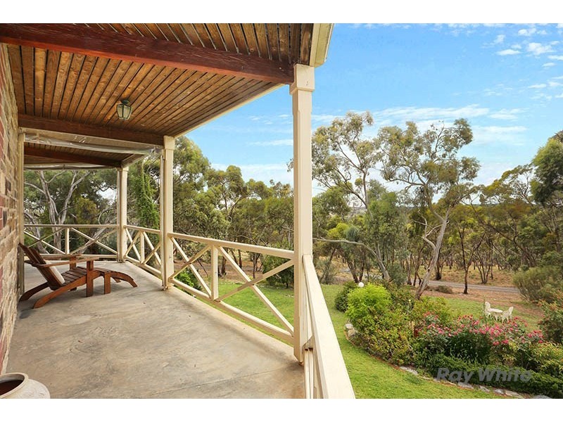 15 Vanga Avenue, Clare SA 5453