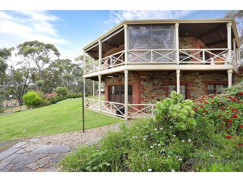 15 Vanga Avenue, Clare SA 5453