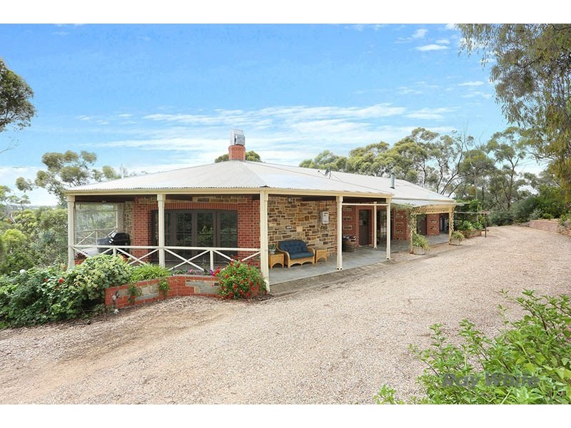 15 Vanga Avenue, Clare SA 5453