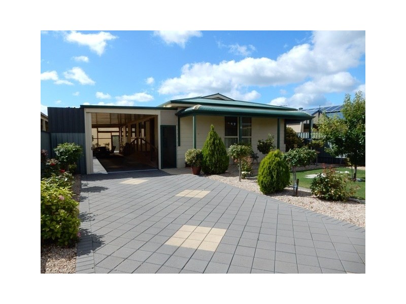 8 Hawk Road, Port Vincent SA 5581