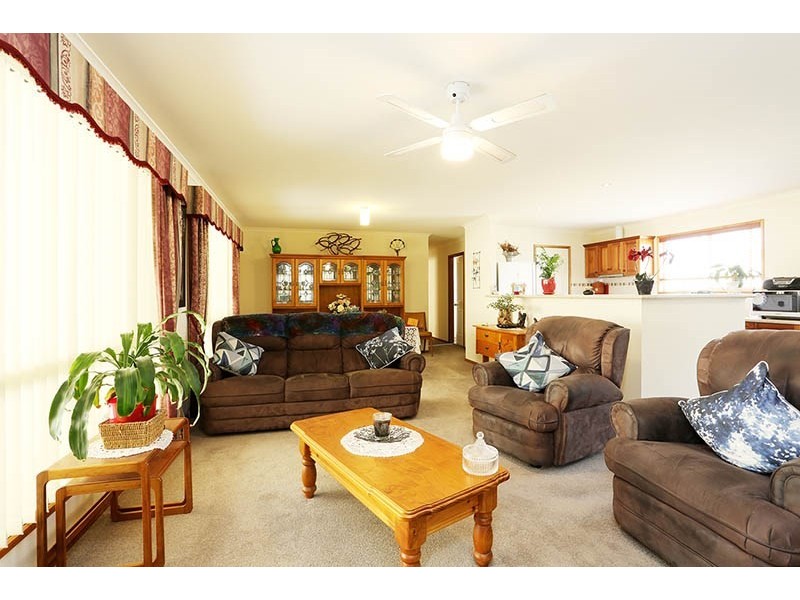 8 Hawk Road, Port Vincent SA 5581