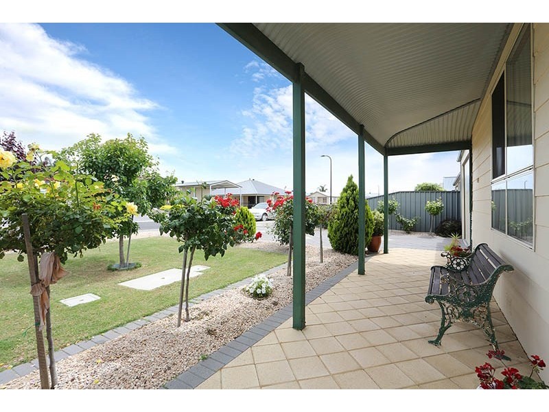 8 Hawk Road, Port Vincent SA 5581