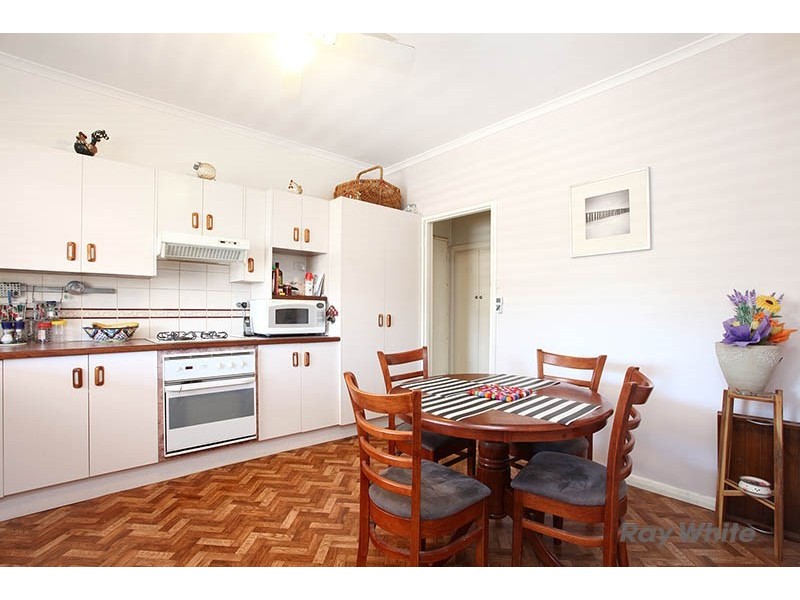 7 Kelly Street, Clare SA 5453