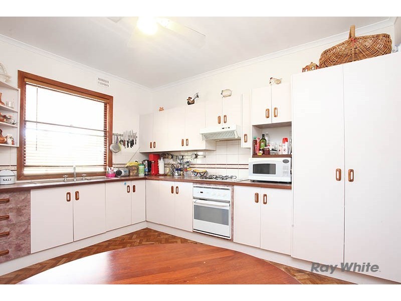 7 Kelly Street, Clare SA 5453