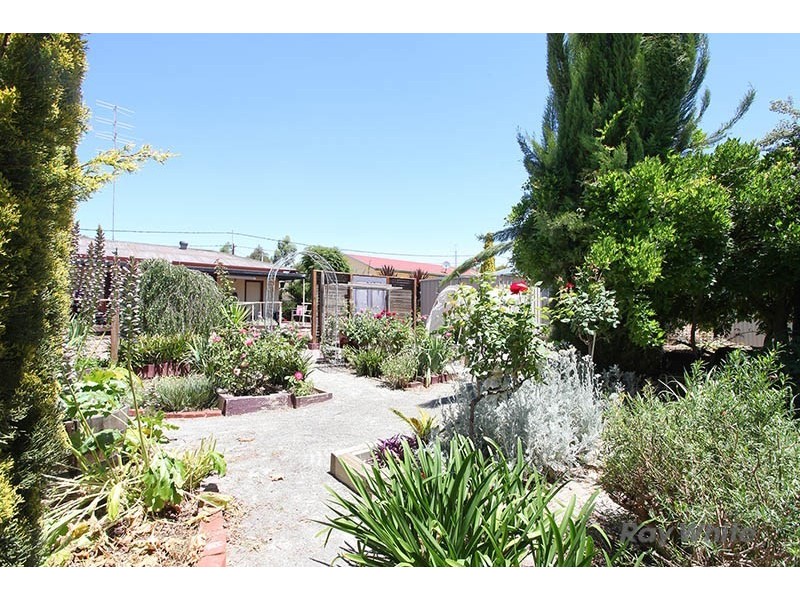 7 Kelly Street, Clare SA 5453