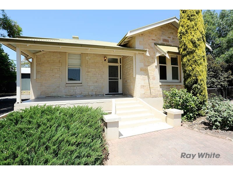 36 Blyth Road, Clare SA 5453