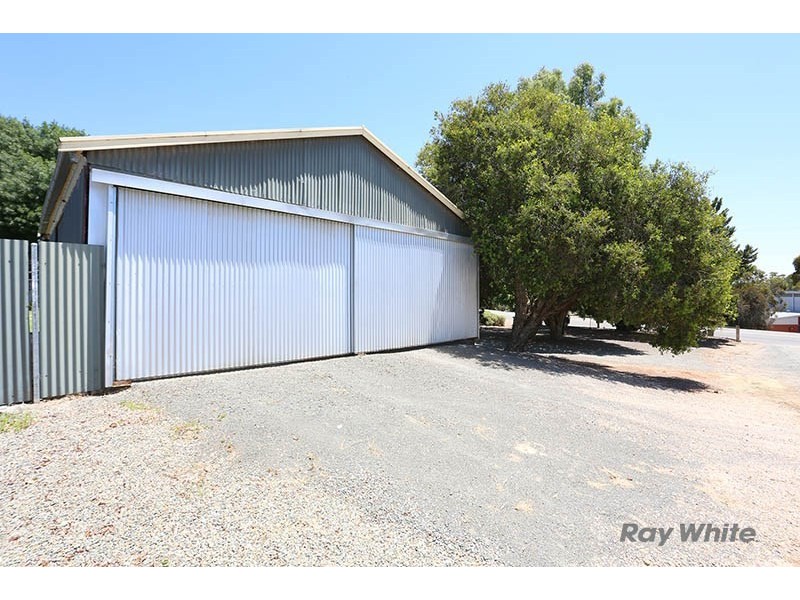 36 Blyth Road, Clare SA 5453