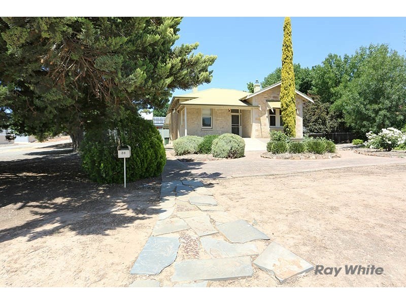 36 Blyth Road, Clare SA 5453