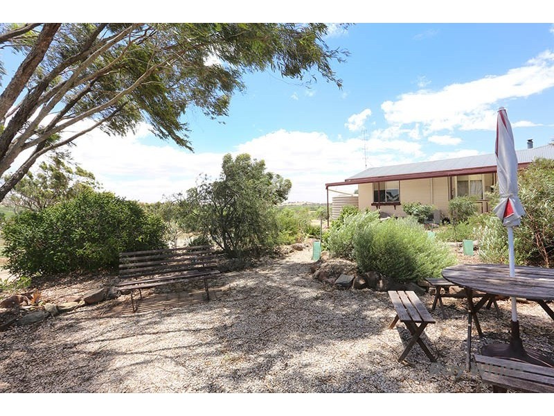 57 West Terrace, Leasingham SA 5452