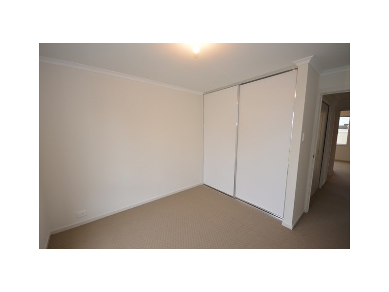 17 Cairns Crescent, Riverton SA 5412