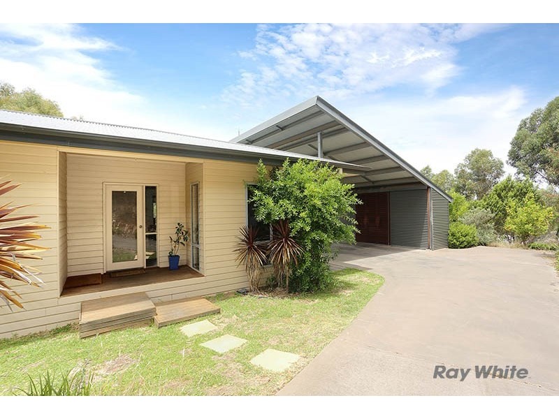 13 Michael Court, Clare SA 5453