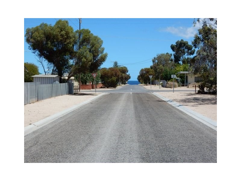 8 Yelta Street, Clinton SA 5570