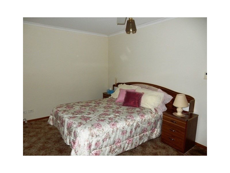 8 Yelta Street, Clinton SA 5570