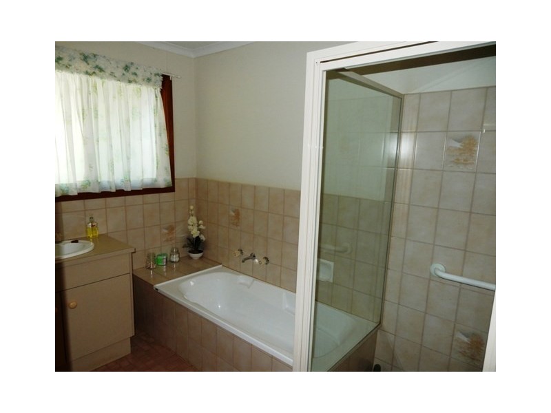 8 Yelta Street, Clinton SA 5570