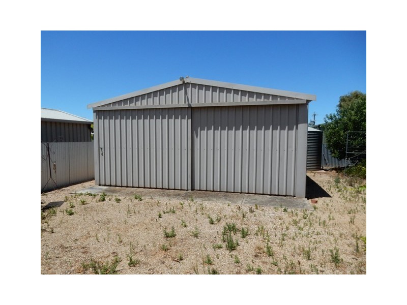 8 Yelta Street, Clinton SA 5570