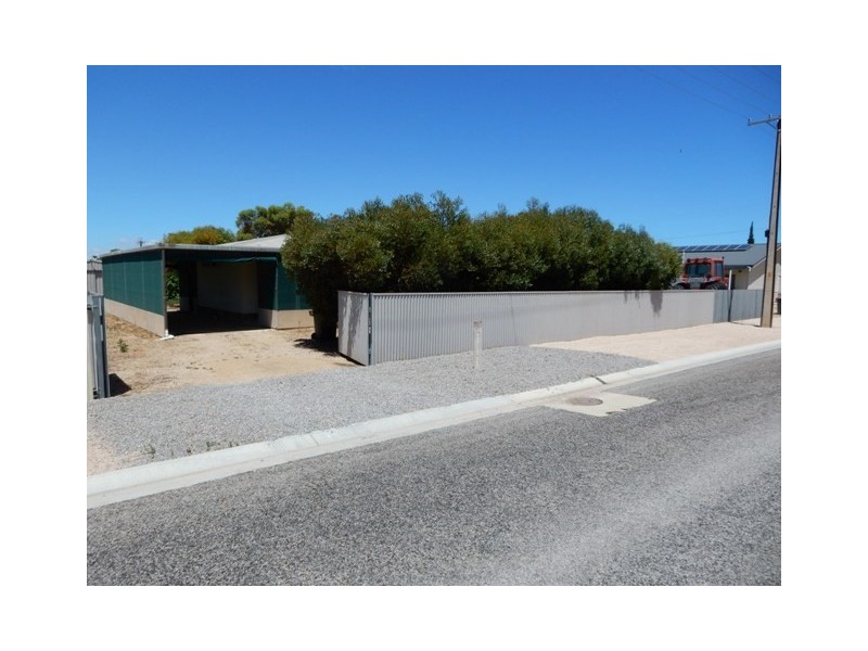 8 Yelta Street, Clinton SA 5570