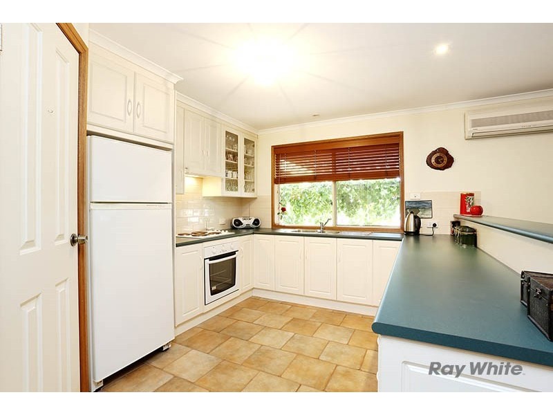 16 Jonathon Street, Clare SA 5453