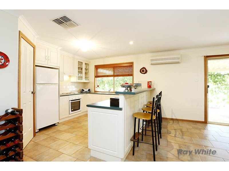 16 Jonathon Street, Clare SA 5453