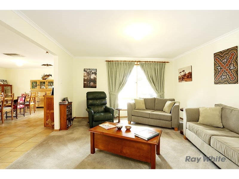 16 Jonathon Street, Clare SA 5453