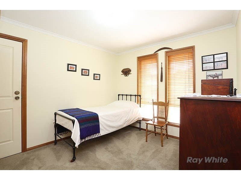 16 Jonathon Street, Clare SA 5453