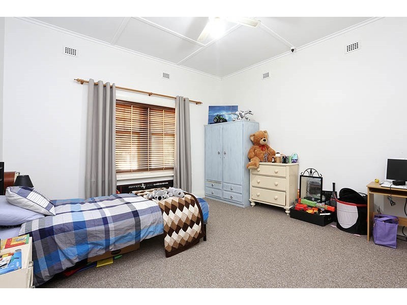 15 Samuel Street, Maitland SA 5573