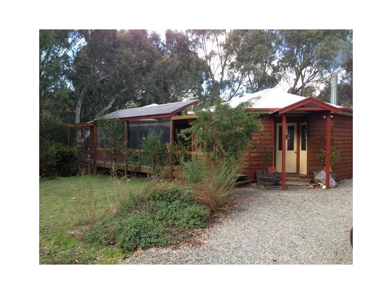 11 Powell Place, Clare SA 5453