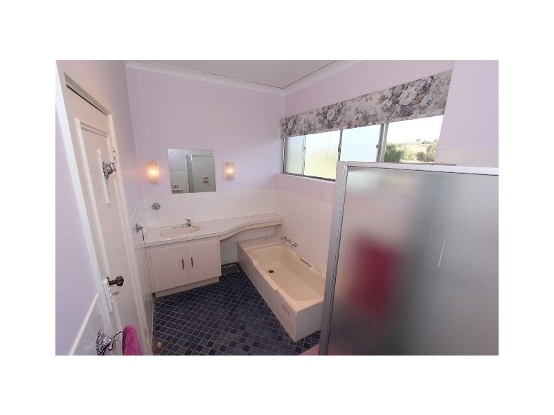 8 Paradise Street, Burra SA 5417