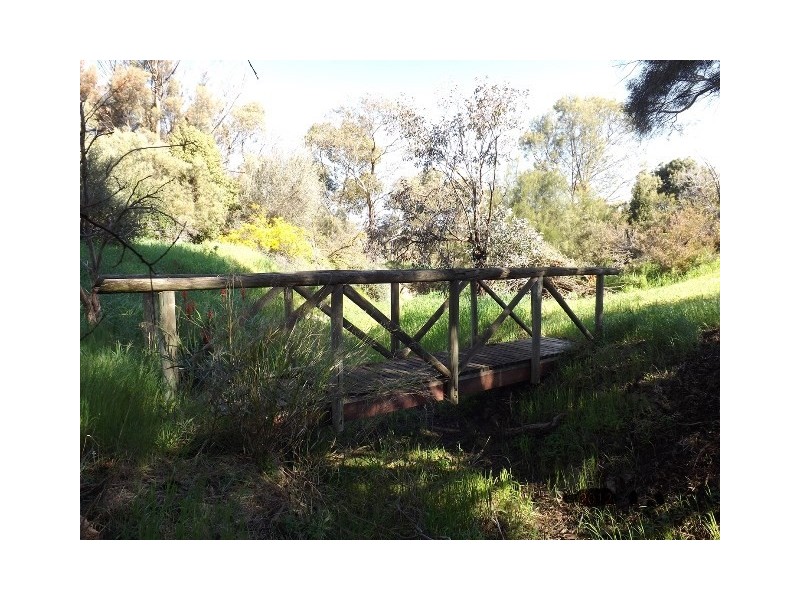 8 Paradise Street, Burra SA 5417