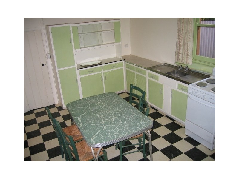 27 Queen Street, Burra SA 5417