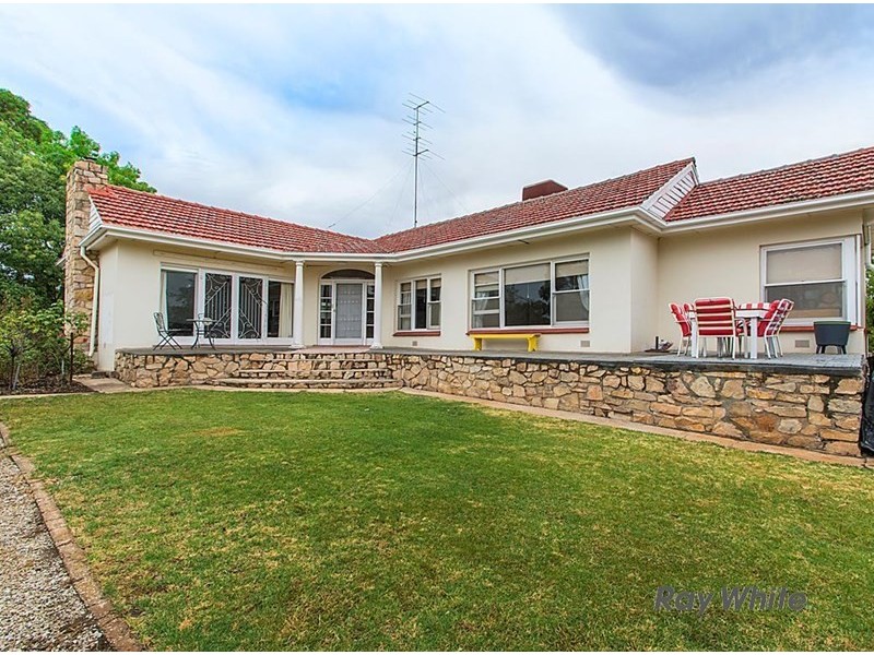 2 Beare Street, Clare SA 5453