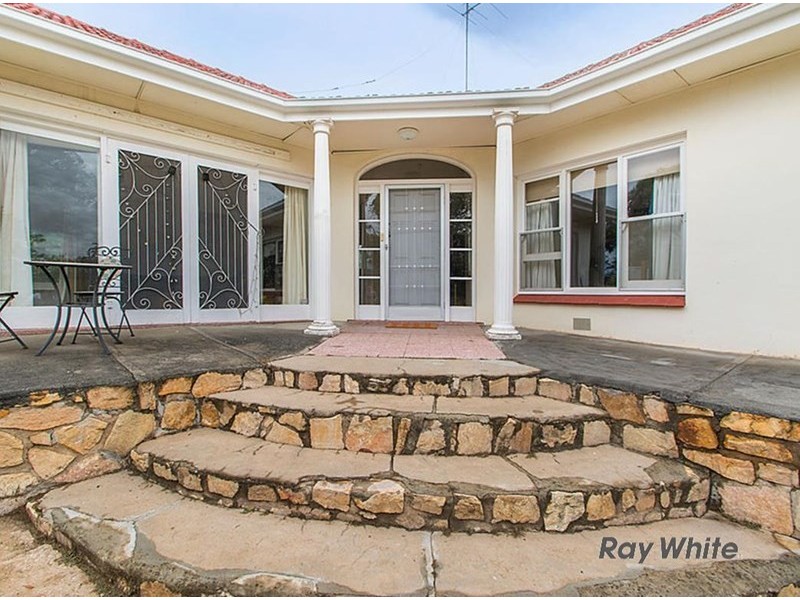 2 Beare Street, Clare SA 5453