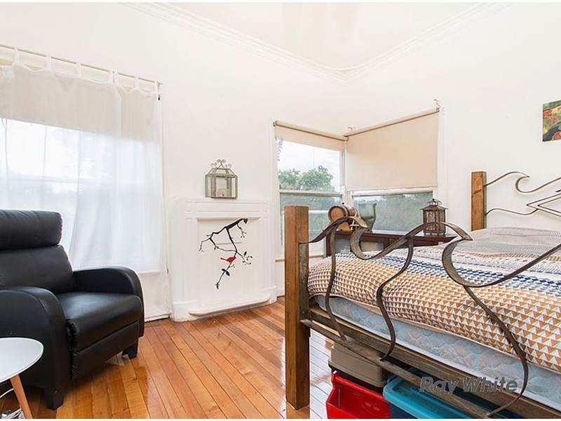 2 Beare Street, Clare SA 5453