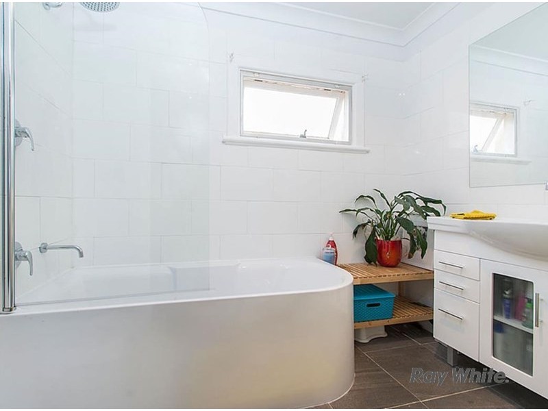 2 Beare Street, Clare SA 5453