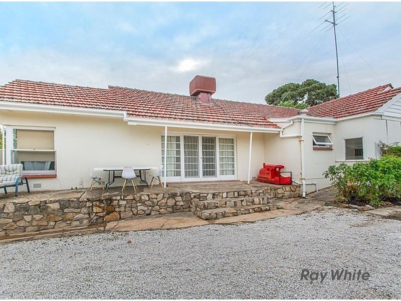 2 Beare Street, Clare SA 5453