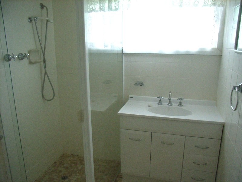 37 Essington Avenue, Clare SA 5453