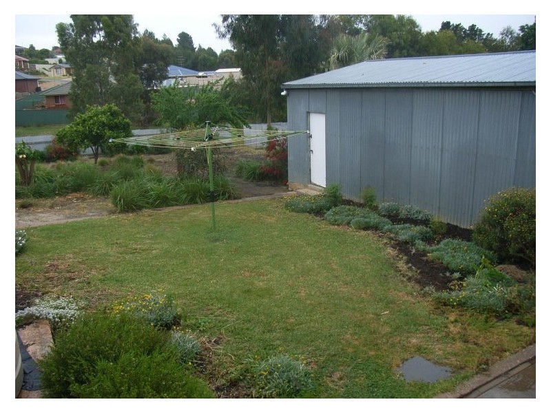 37 Essington Avenue, Clare SA 5453