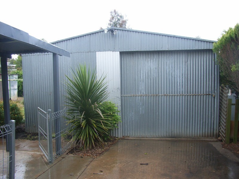 37 Essington Avenue, Clare SA 5453