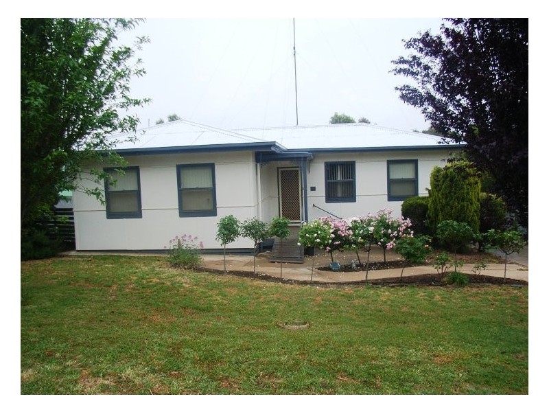 37 Essington Avenue, Clare SA 5453