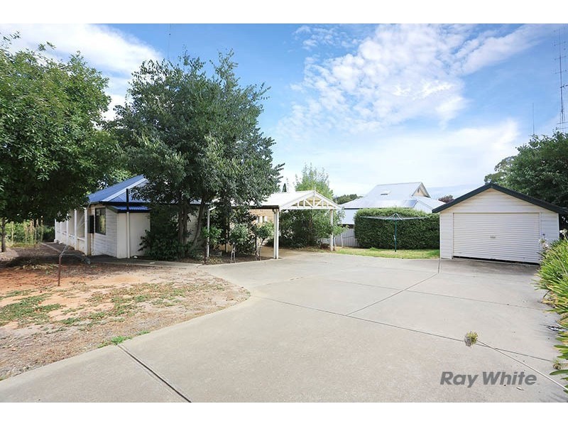 22 Daly Street, Clare SA 5453