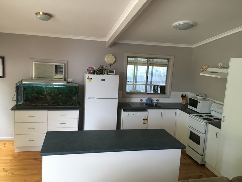 28 Guilford Street, Clare SA 5453