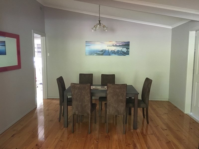 28 Guilford Street, Clare SA 5453